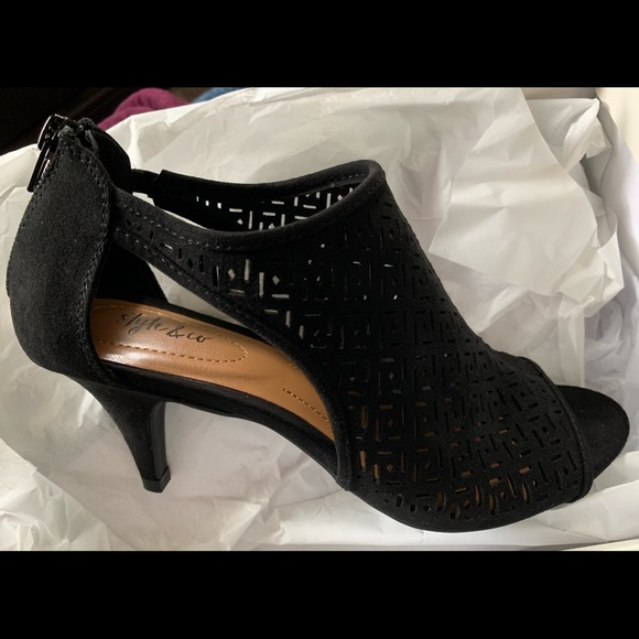 Style & Co black shoe with peep toe - Picture 2 of 4